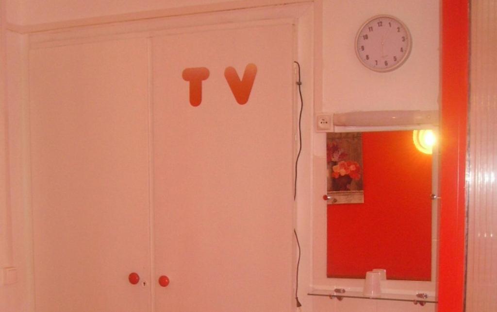 Rex Hotel Maubeuge Bagian luar foto